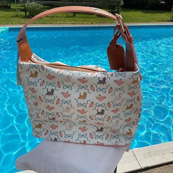👛Dooney and Bourke Disney Aristocats Purse - Picture 10 of 11